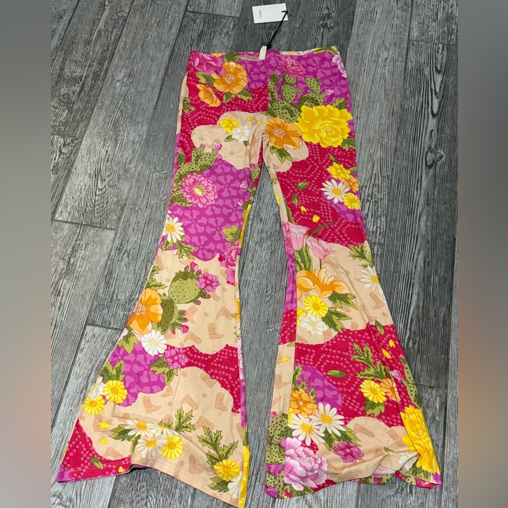 Spell Joshua Tree Bells in Candy XL